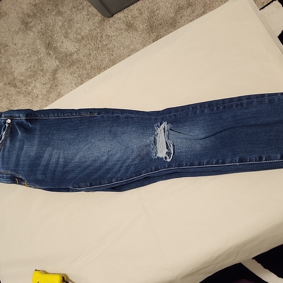 2 Pair Women's Size 2 Rock & Republic Berlin Skinny Jeans Skull Rivets - Picture 13 of 15